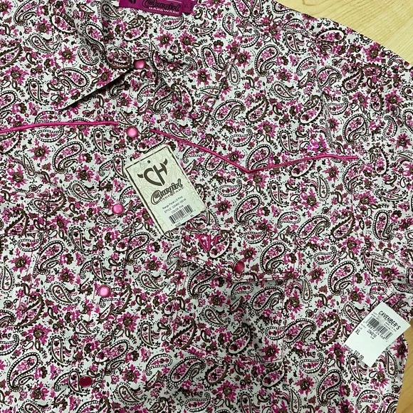 Great Christmas gift!! New Cowgirl Hardware button down western shirt. - Picture 3 of 7